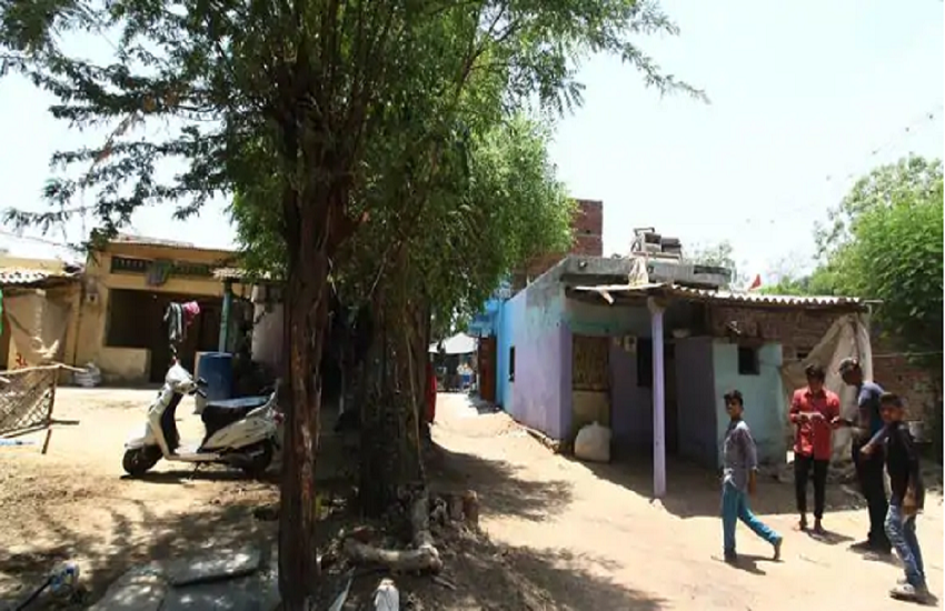 गुजरात में दलितों ने मवेशियों के शव उठाना बंद कर दिया है। (pc- indian express) 