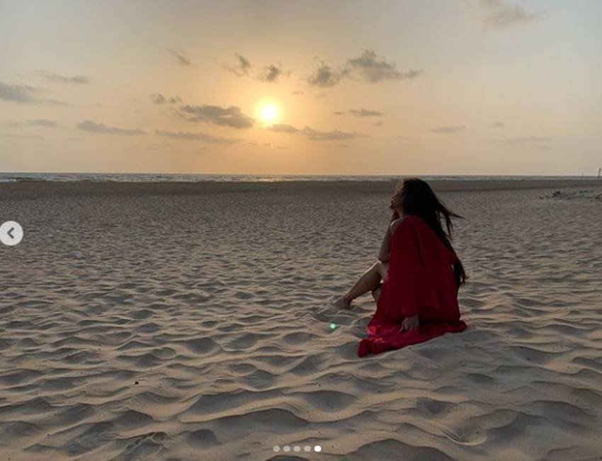Mouni Roy, Mouni Roy pics, Mouni Roy hot pics, Mouni Roy films, Mouni Roy in Brahmastra, Mouni Roy beach vacation
