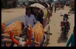 MP: बैलगाड़ी पर बारात निकली तो देखने वालों का लगा तांता, कहा- शादी में फिजूलखर्ची से बचने का संदेश देने की कोशिश
