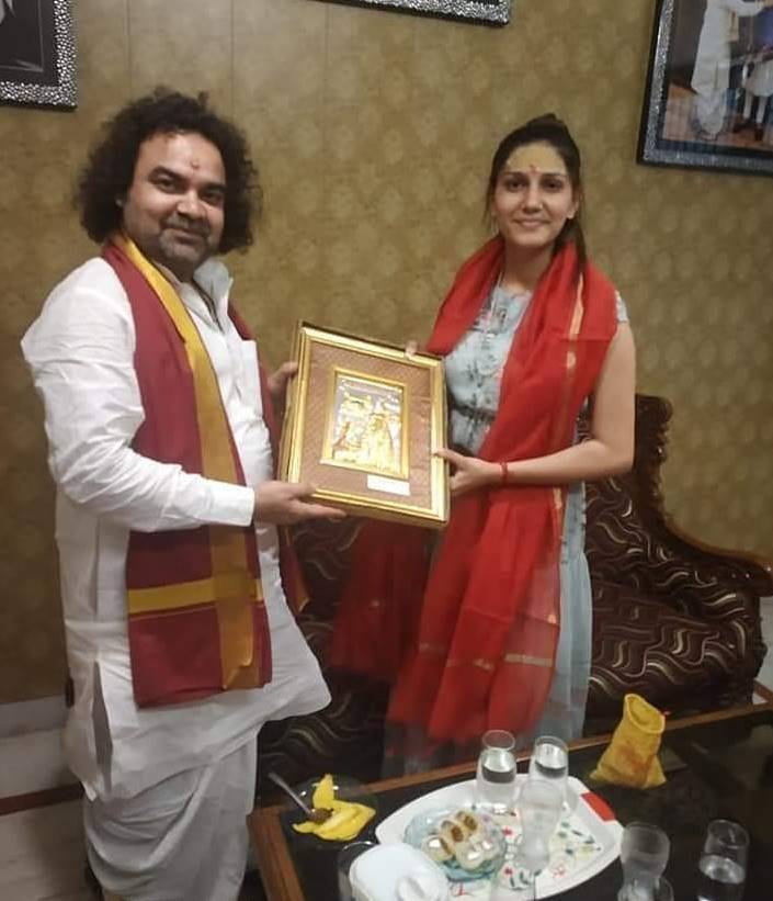 Sapna Choudhary, Kashi Vishwanath, pm Modi, congress, priyanka gandhi vadra, varanasi, dancer Sapna Choudhary, Sapna Choudhary in varanasi, Sapna Choudhary on pm modi, Sapna Choudhary bjp, Sapna Choudhary in kashi, Sapna Choudhary dance, Sapna Choudhary news, Sapna Choudhary video, Sapna Choudhary latest, pm narendra modi, jansatta online, latest hindi news, latest news in hindi, today hindi news, news in Hindi, news Hindi"