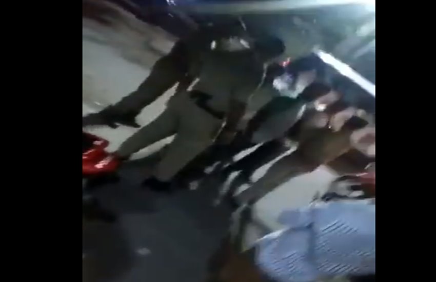 टीआरएस नेता के हाथापाई का वीडियो वायरल 
फोटो सोर्स- सोशल मीडिया 