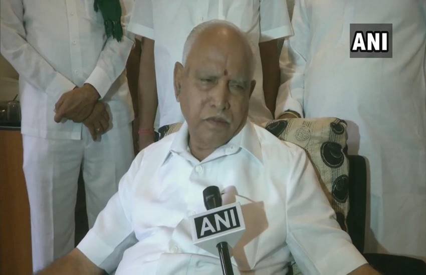 येदियुरप्पा भाजपा की तरफ से राज्य सरकार को अस्थिर करने के आरोपों को खारिज कर चुके हैं। (फोटोः एएनआई)