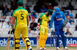 World Cup 2019: स्टंप पर गेंद लगने के बाद भी नहीं गिर रही बेल्स को ICC ने बदलने से किया इनकार, बताई ये वजह