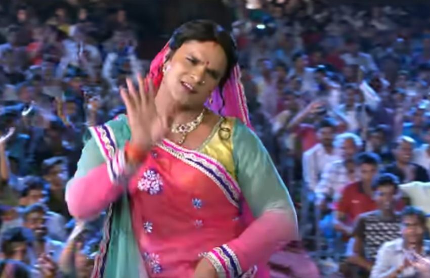 BHOJPURI SONG: दिलवाले फिल्म के भतार कटनी गाने का स्क्रीन शॉट।
