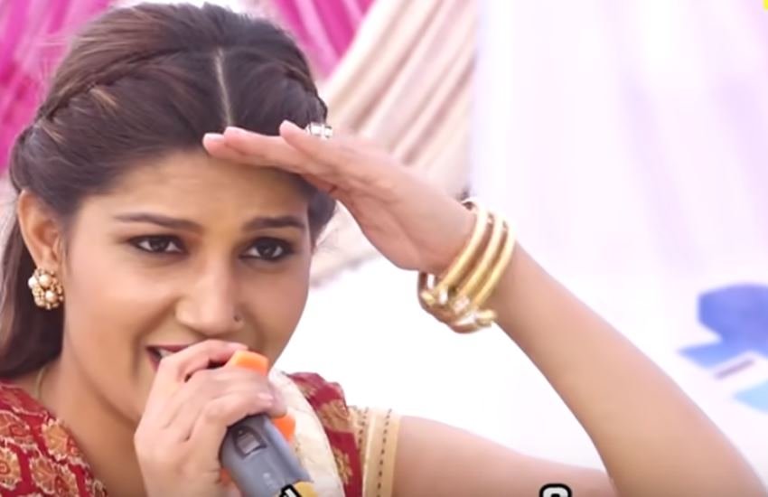 Sapna Choudhary, Sapna Choudhary haryanvi singer, sapna choudhary haryanvi dancer, sapna choudhary Ragini, sapna choudhary taking great response from haryanvi audience, watch the video of sapna choudhary , entertainment news, bollywood news, television news, entertainment new