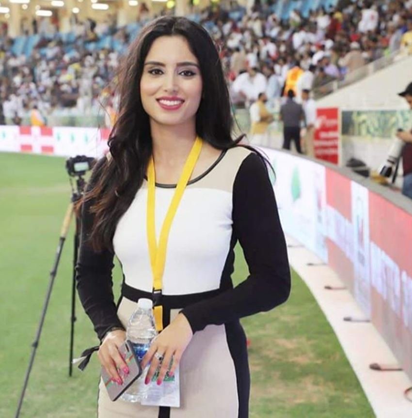 Pakistani Cricket anchor zainab abbas, Pakistani Journalist zainab abbas, zainab abbas fan following in social media, zainab abbas is ICC Also become a fan of this lady, zainab abbas, journalist zainab abbas , entertainment news, sports news, jansatta news, web news