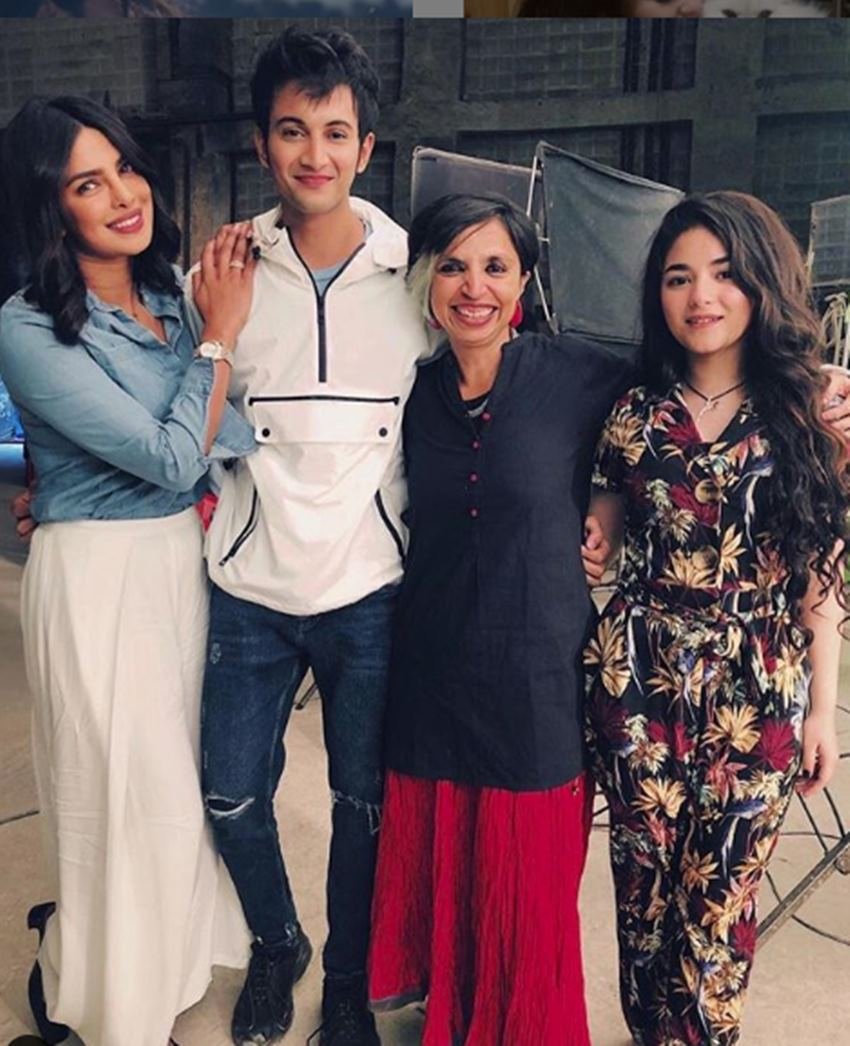 The Sky Is Pink, The Sky Is Pink shooting is wrap up, Priyanka Chopra In The sky is pink, Priyanka chopra and zaira wasim partying harder, priyanka chopra and zaira waseem having fun in party, priyanka get hurt in knees, entertainment news, bollywood news, television news