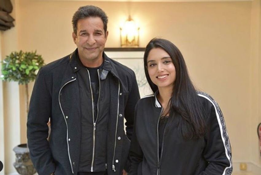 Pakistani Cricket anchor zainab abbas, Pakistani Journalist zainab abbas, zainab abbas fan following in social media, zainab abbas is ICC Also become a fan of this lady, zainab abbas, journalist zainab abbas , entertainment news, sports news, jansatta news, web news