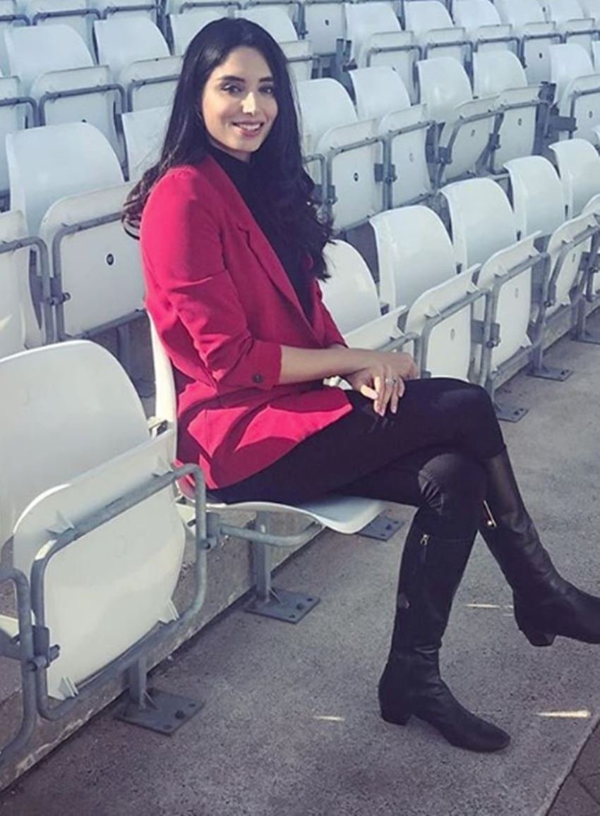 Pakistani Cricket anchor zainab abbas, Pakistani Journalist zainab abbas, zainab abbas fan following in social media, zainab abbas is ICC Also become a fan of this lady, zainab abbas, journalist zainab abbas , entertainment news, sports news, jansatta news, web news