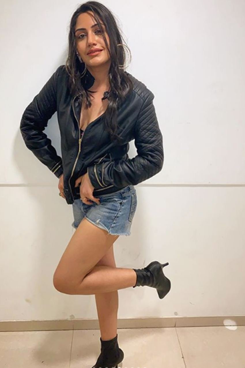 Surbhi Chandna, Surbhi Chandna, Rumour naagin 4 actress Surbhi Chandana, Surbhi Chandana shared a pictures in social media, actress Surhi Chandana looks so hot, Surbhi Chandana eye catchy in leather jacket, entertainment news, bollywood news, television news, entertainment news
