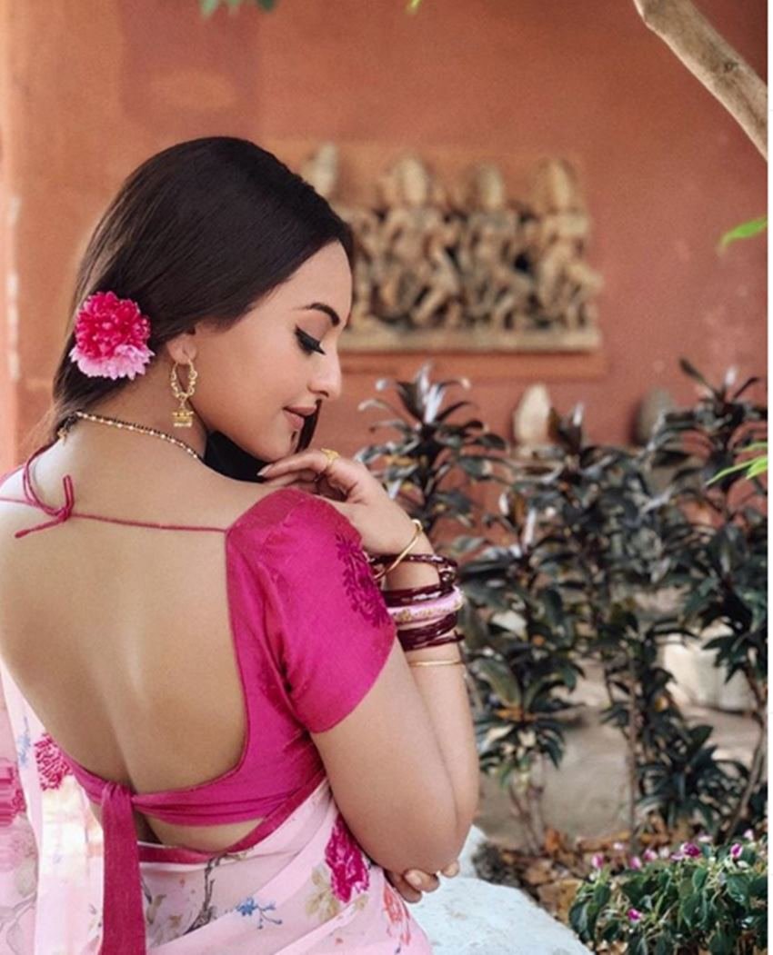 सोनाक्षी सिन्हा ने अपने करियर में अब तक एक से एक हिट दीं। सोनाक्षी की पहली फिल्म ही सुपरहिट हुई थी- दबंग।