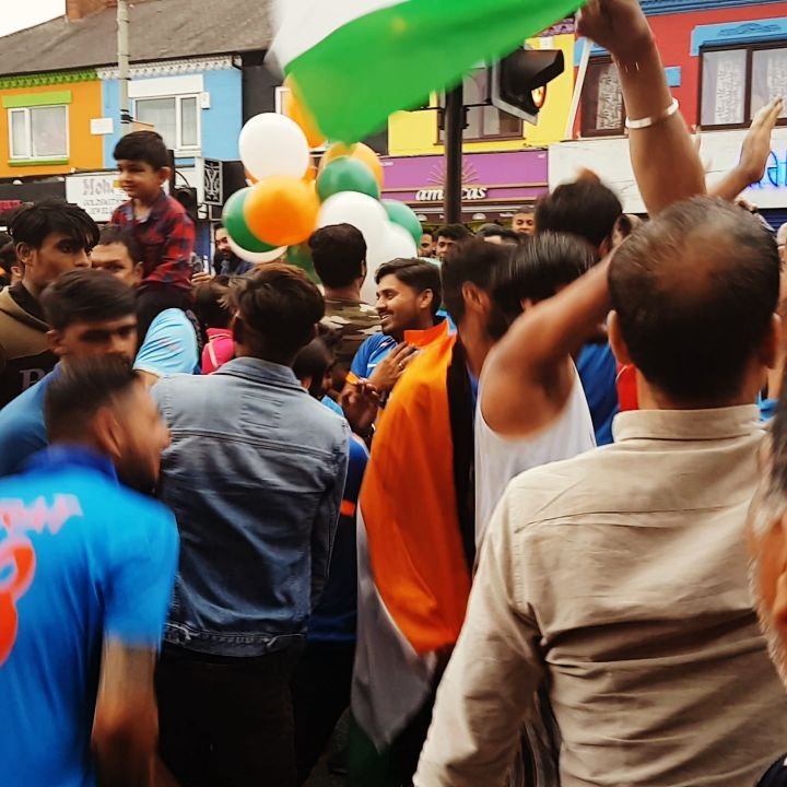 india vs pakistan, sarfraz ahmed yawning, kuldeep yadv, ind vs pak world cup 2019, india vs pakistan manchester, rohit sharma six, cricket news, celebration of indian cricket fans, indian cricket fans celebrate