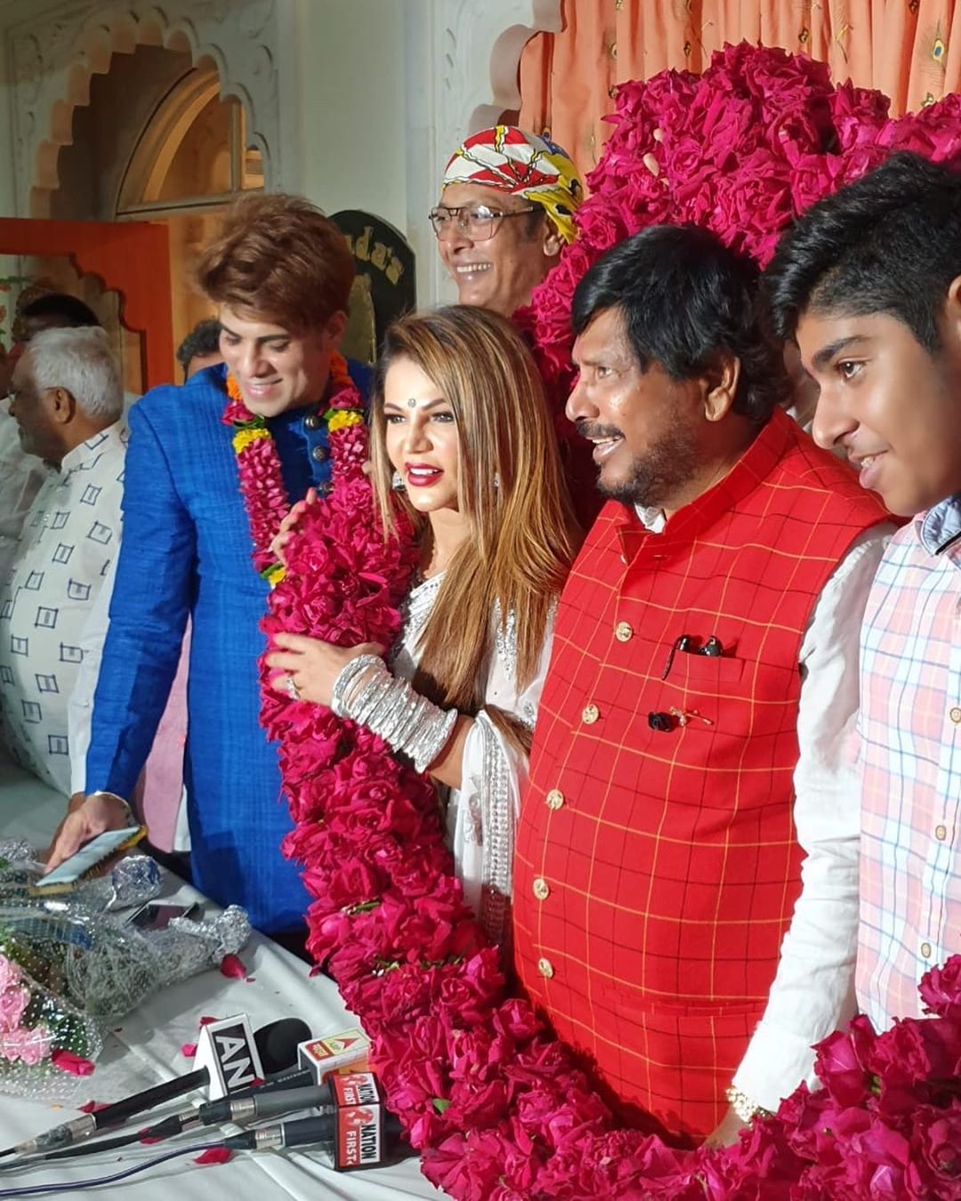 Chappan Churi, Rakhi Sawant, Rakhi sawant hot photos, Rakhi sawant hot video, Amitabh Bachchan, Shatrughan Sinha, ramdas athawale, ramdas athawale with rakhi sawant