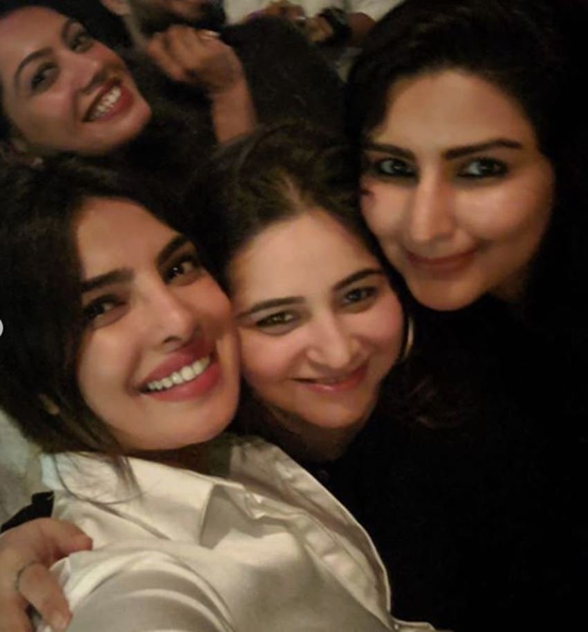 The Sky Is Pink, The Sky Is Pink shooting is wrap up, Priyanka Chopra In The sky is pink, Priyanka chopra and zaira wasim partying harder, priyanka chopra and zaira waseem having fun in party, priyanka get hurt in knees, entertainment news, bollywood news, television news