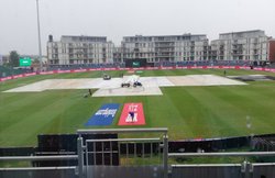 World Cup 2019: बारिश की भेंट चढ़ रहे मैच पर फूटा बांग्लादेश के कोच का गुस्सा, कहा- चांद पर जा सकते हैं तो रिजर्व डे क्यों नहीं