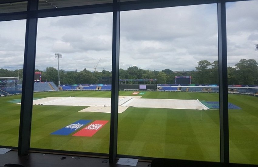 world cup 2019: कार्डिफ मेंकल से हो रही है तेज बारिश। (Tinus van Staden/Twitter) 