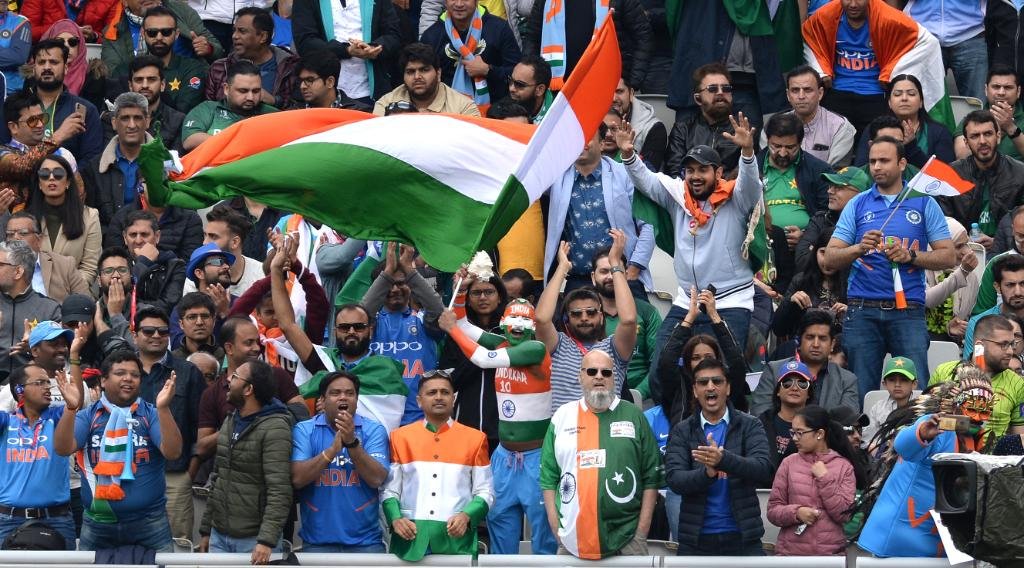 india vs pakistan, sarfraz ahmed yawning, kuldeep yadv, ind vs pak world cup 2019, india vs pakistan manchester, rohit sharma six, cricket news, celebration of indian cricket fans, indian cricket fans celebrate