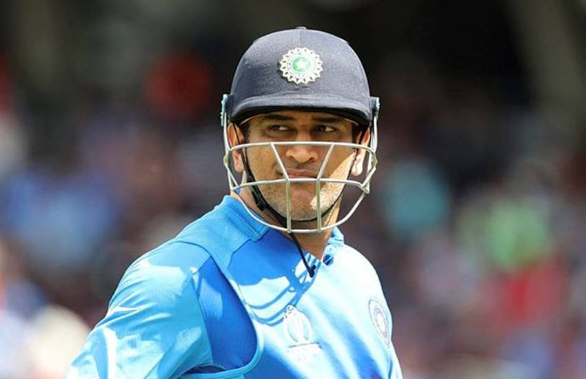 Dhoni army insignia gloves, ms dhoni, army insignia, balidan badge, INDIAN army, ms dhoni, world cup 2019, icc world cup 2019, india vs south africa, CoA, vinod rai, team india, virat kohli