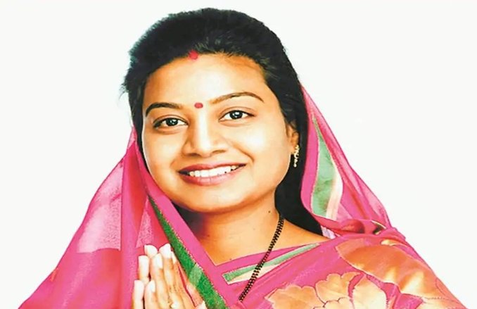 कांग्रेसी परिवार की बेटी, भाजपाई परिवार की बहू बनी, पार्टी बदलकर 32 साल में बन गईं सांसद