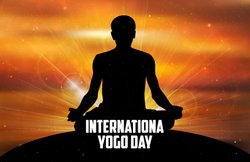 Happy International Yoga Day 2019 Wishes Images, Quotes, Status: ‘योग धर्म नही, एक विज्ञान है’ ये बेहतरीन SMS, मैसेज, फोटोज और ग्रीटिंग्स भेजकर आप भी कहें हैप्पी योगा डे