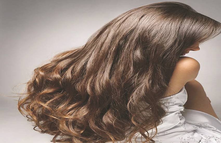 एलोवेरा जैल चेहरे और बालों की खूबसूरती बढ़ाने का काम करता है।  एलोवेरा जैल चेहरे और बालों की खूबसूरती बढ़ाने का काम करता है।