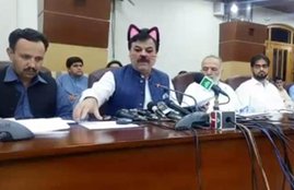Pakistani Minister, Pakistani Politician, Cabinet Minister, Shaukat Yousafzai, PTI, Press Conference, Cat Filter, On, Mistake, LIVE PC, FB, Social Media, Viral, Troll, Joke, International News, Trending News, Hindi News