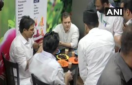 Rahul Gandhi Tea Break, Rahul Gandhi Tea, Rahul Gandhi Tea Video, Congress, Wayanad, Kerala, Tea, Snacks, Shop, Chokkad, Malappuram District, Loksabha Elections, Defeat, Victory, Kerala News, State News, National News, Hindi News, Jansatta News