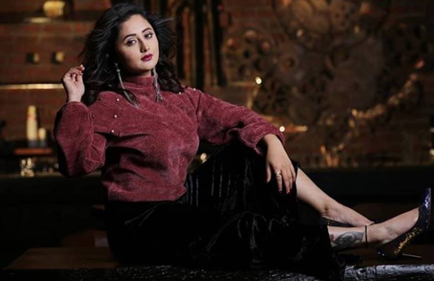 उतरन’ और ‘नागिन-3’ जैसे टीवी धारावाहिकों से पहचान बनाने वाली अभिनेत्री रश्मि देसाई। (फोटो सोर्स- इंस्टाग्राम अकाउंट, @imrashamidesai)