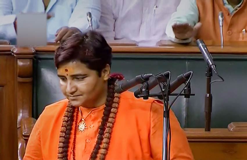 Sadhvi Pragya Singh Thakur, Loksabha MP, MP, BJP, Loksabha, Parliament, Blast, Name, Oath, Swearing in Ceremony, Seventeenth Loksabha, First Session, First Day, Sadhvi Pragya Oath Video, National News, India News, Hindi News