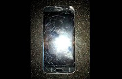 मोबाइल के स्क्रीन का बीमा, 1700 के प्रीमियम पर मिलेगा 12000 कैश, ऐसे ले सकते हैं फायदा