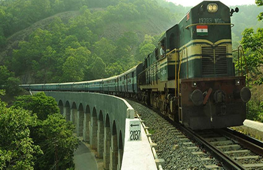 तस्वीर का प्रयोग प्रतीकात्मक तौर पर किया गया है। (Photo: sr.indianrailways.gov.in)