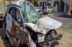 मध्य प्रदेश: कार-बस की टक्कर में एक ही परिवार के 6 लोगों की मौत, 2 घायल
