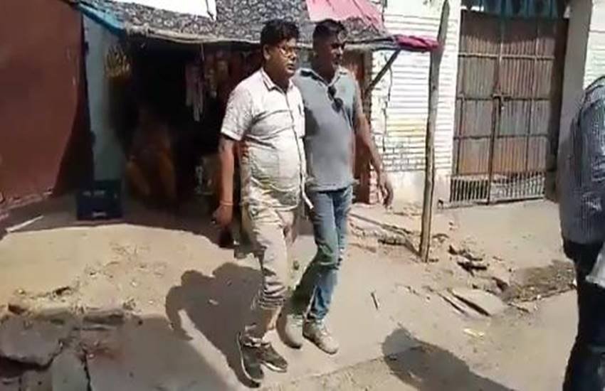 Aligarh, Aligarh child murder, three year old child murder, Aligarh Police, UP, Law and order, Yogi Aditryanath, BJP, Congress, Priyanka Gandhi, India, Aligarh, Rahul Gandhi, Congress, Murder, Priyanka Gandhi, Uttar Pradesh, Aligarh murder, Twinkle Sharma murder, India News, Crime News, Latest Aligarh News, Aligarh Latest News, Jansatta News, अलीगढ़, नाबालिग, बच्ची, मासूम, हत्या, कर्ज, परिवार, रासुका, पॉक्सो एक्ट, पुलिस, अलीगढ़, उत्तर प्रदेश, योगी आदित्यनाथ, सीएम, बीजेपी, राहुल गांधी, प्रियंका गांधी, कांग्रेस, प्रदेश समाचार, अपराध समाचार, राष्ट्रीय समाचार, जनसत्ता समाचार, हिंदी समाचार