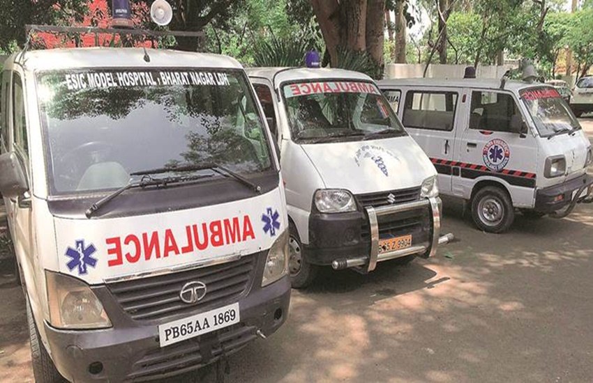 एम्बुलेंस
(फोटो सोर्स - इंडियन एक्सप्रेस)
एम्बुलेंस
(फोटो सोर्स - इंडियन एक्सप्रेस)