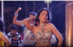 भोजपुरी यूट्यूब सेंसेशन Amrapali Dubey का आइटम डांस हुआ वायरल