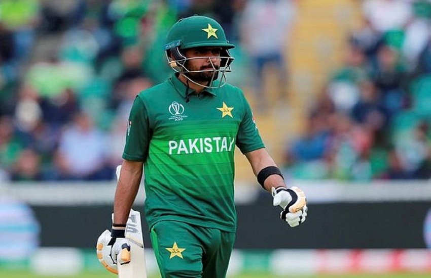 World cup 2019: विराट कोहली को देखकर सीख रहे हैं बाबर आजम। (Images via Reuters/Andrew Couldridge)