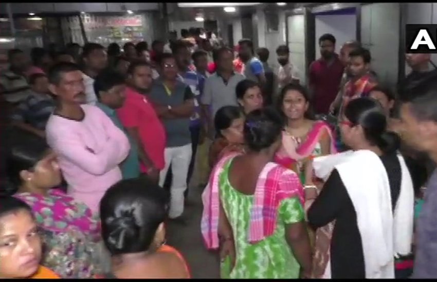 बंगाल में टीएमसी कार्यकर्ता की हत्या 
फोटो सोर्स- एएनआई 