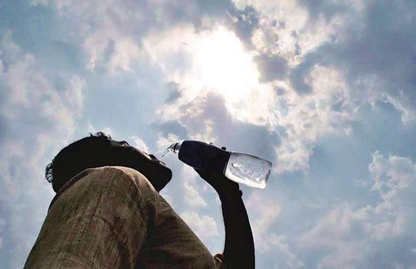 प्रतीकात्मक फोटो 
(फोटो सोर्स - इंडियन एक्सप्रेस)