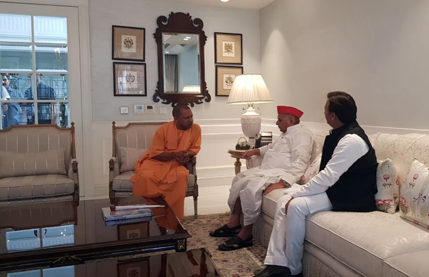 मुलायम सिंह यादव ने प्रदेश से संबंधित कई अहम मुद्दों पर भी चर्चा की।