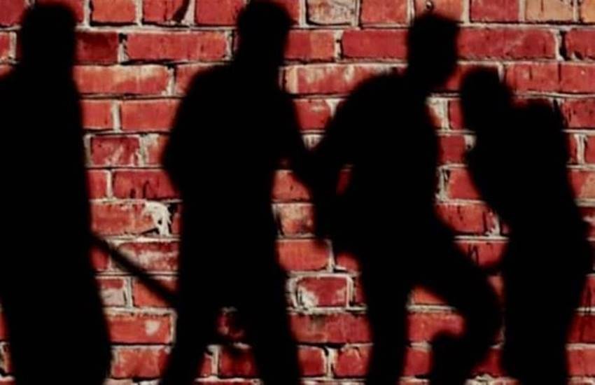 युवक की पिटाई से पहले जातिसूचक टिप्पणियां की गईं। (प्रतीकात्मक फोटो)