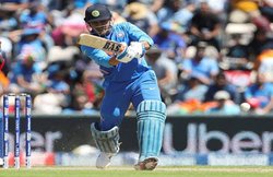 World Cup 2019: फैन्स तो बोले ही, सचिन तेंदुलकर ने भी धोनी-जाधव के स्लो पार्टनरशिप पर उठाए सवाल