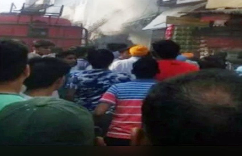 फरीदाबाद में आग से तीन की मौत 
फोटो सोर्स- सोशल मीडिया 