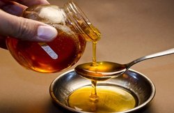 सूखी खांसी करती है बेहद परेशान, जानिए इसके उपचार के कुछ आसान उपाय