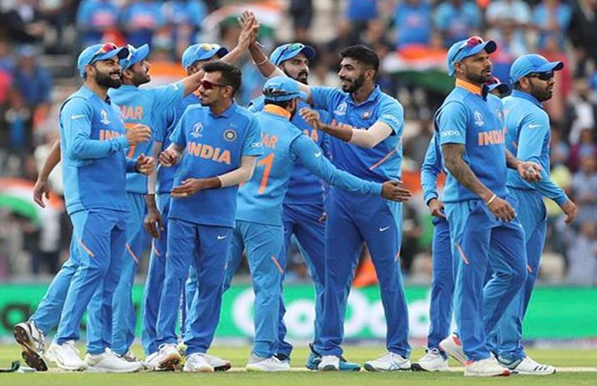 भारत की तरफ से स्पिनर युजवेंद्र चहल ने सबसे अधिक 4 विकेट चटकाए। (फोटोः एपी)