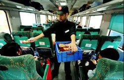 IRCTC: चलती ट्रेन में पीने का मन करे ताजा जूस और मॉकटेल, ऐसे करें ऑर्डर, आपकी सीट पर ही आएगी