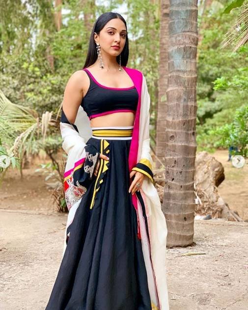 Kiara Advani Busy In Kabir Singh Promotion, Kiyara Advani Films, Kabir Singh Release Date, Kabir Singh Film Song, Shahid Kapur Hit Films, Kiyara Advani Sexy Video, Bollywood Latest Movies, Bollywood Movie 2019