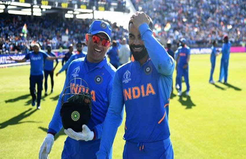 विराट कोहली और एमएस धोनी। (Source: Twitter/cricketworldcup)
