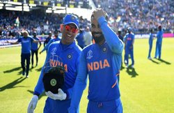 WI vs IND: धोनी की धीमी बल्लेबाजी पर लगातार उठ रहे थे सवाल, मैच के बाद विराट ने दिया ये जवाब