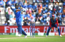 World cup 2019: 37 रन बनाते ही सचिन और लारा को पीछे छोड़ अंतरराष्‍ट्रीय क्रिकेट में सबसे तेज 20,000 रन पूरे कर लेंगे कोहली