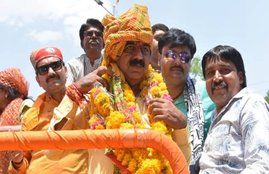 bjp mp, Shankar Lalwani, massages on trains, lady passangers, western railway, ratlam division, indore mp, Sumitra Mahajan,